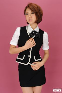 美女没穿衣服